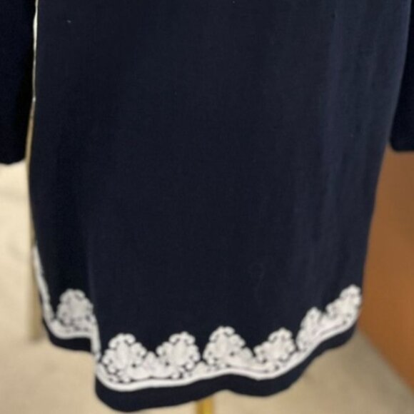 Talbots Blue & White Embroidered Tunic Top 3/4 Sleeve Size Large - Picture 4 of 4